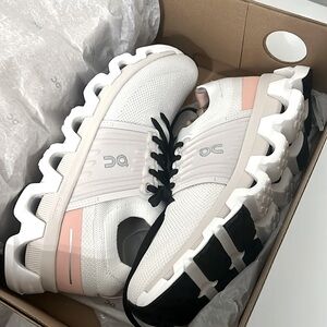NWT OnCloud Cloudswift 3 sneakers. Ivory/rose, size 7.